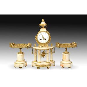 Louis XVI Style Gilt Bronze And White Marble Trim, 19th Century.