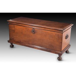 Castilian Chest. Walnut Wood, Wrought Iron, And Polychromy. Spain, 17th Century. 