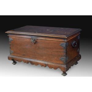 Chest. Walnut Wood, Textile Remains, Wrought Iron. 17th Century. 