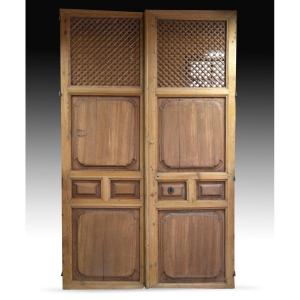 Double Door. Pine And Walnut Wood, Metal. 18th Century.