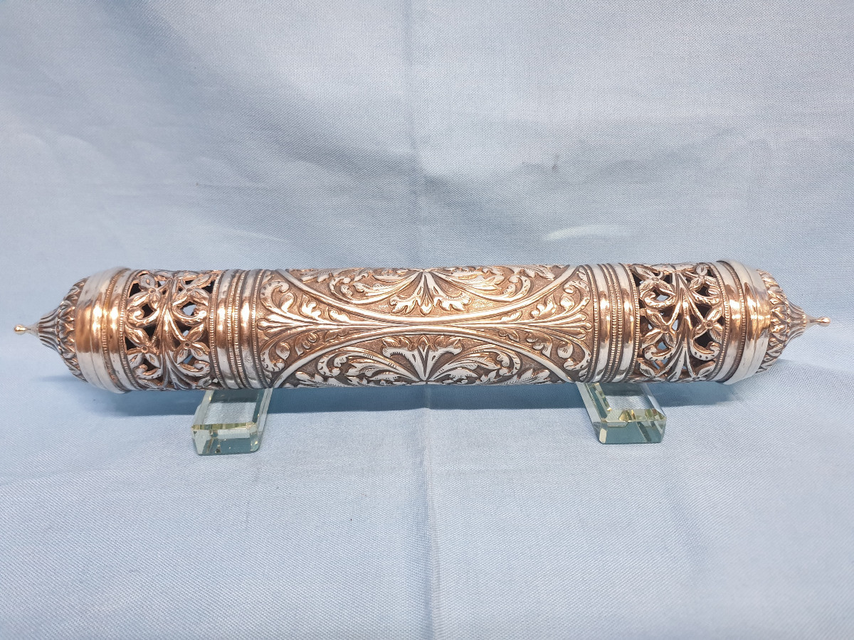 Mezuzah Porta Torah in argento traforato. XIX-XX secolo.-photo-2