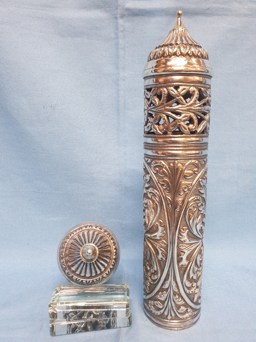 Mezuzah Porta Torah in argento traforato. XIX-XX secolo.-photo-4