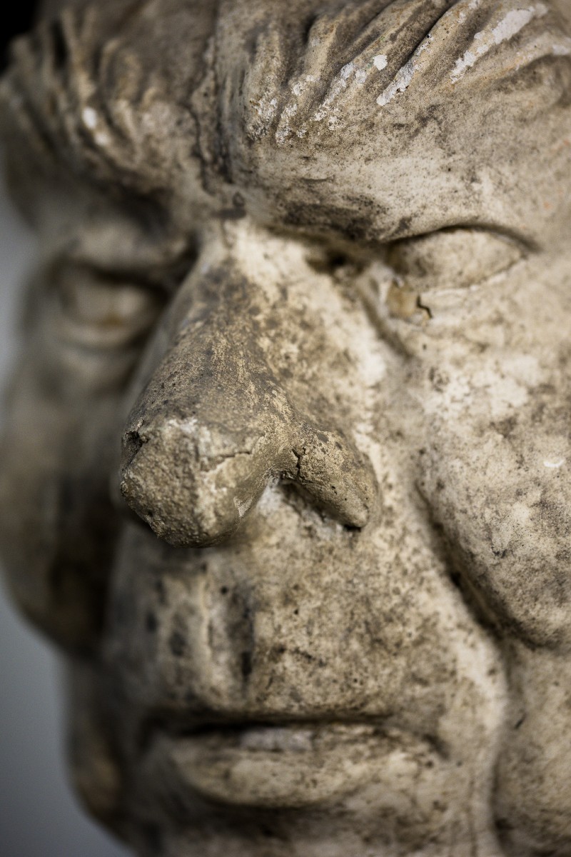 Scultura in gesso raffigurante testa di uomo - anni '60-photo-2