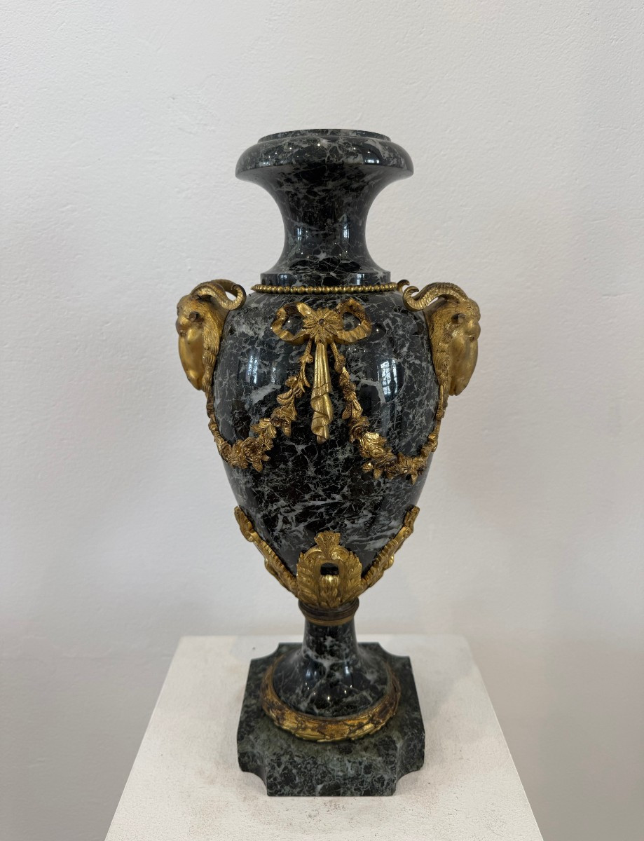 Vaso ornamentale in marmo verde e bronzo dorato - Francia XIX secolo