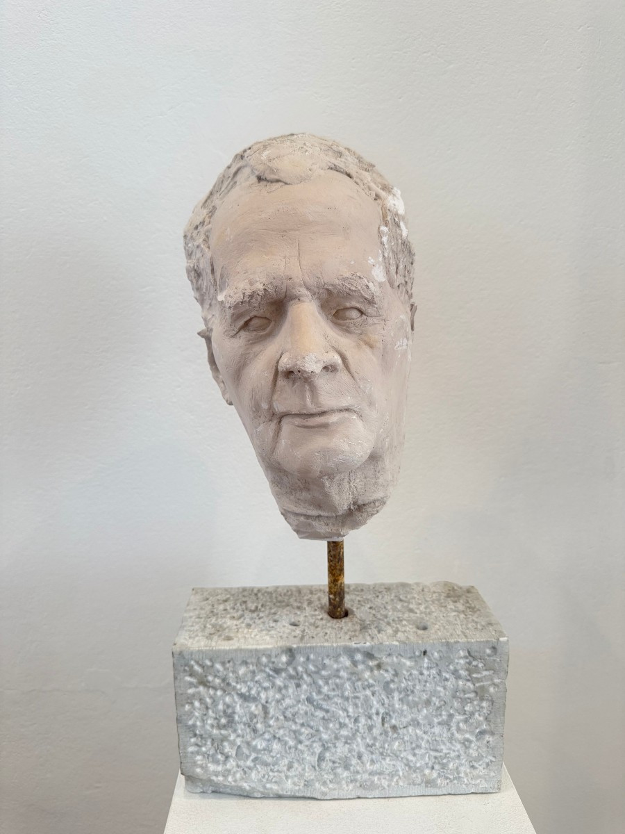 Scultura in gesso raffigurante il volto di un uomo - Italia, XX secolo