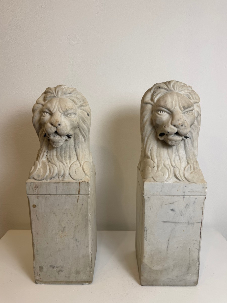 Coppia di leoni fiorentini in marmo bianco di Carrara - fine XIX secolo 