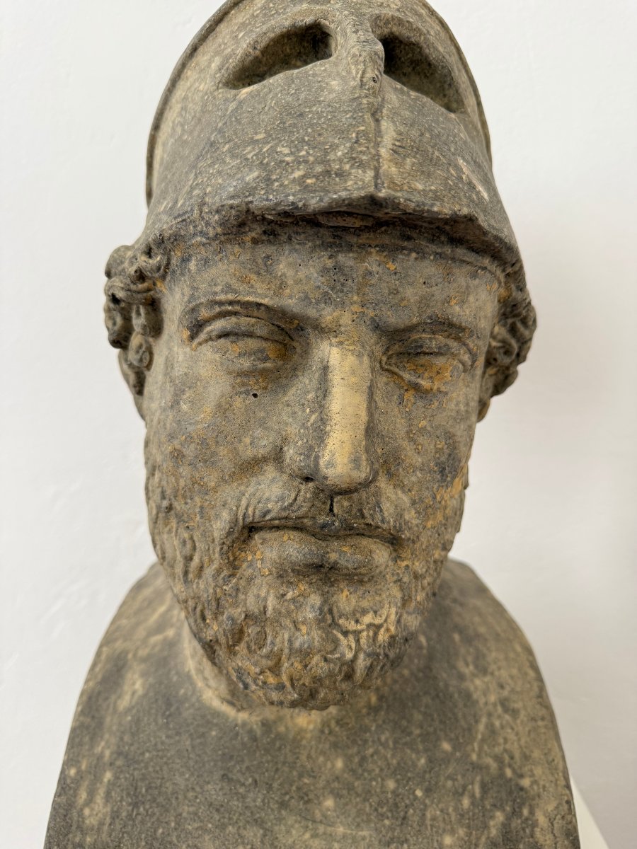 Scultura raffigurante mezzo busto di Pericle in polvere di pietra - inizio XX secolo. Italia-photo-2