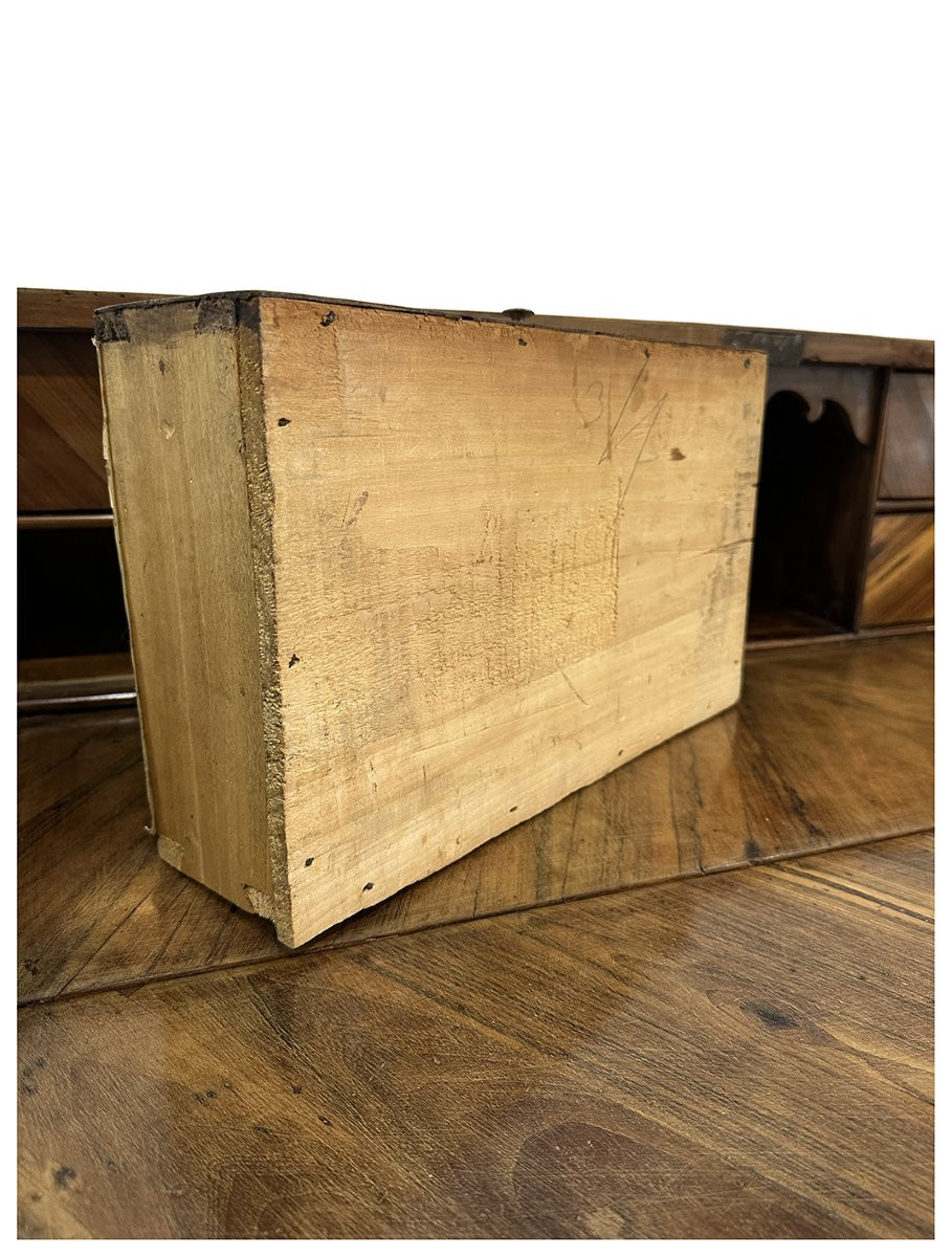 Cassettone a ribalta in noce e radica di noce. Veneto, XVIII secolo-photo-3