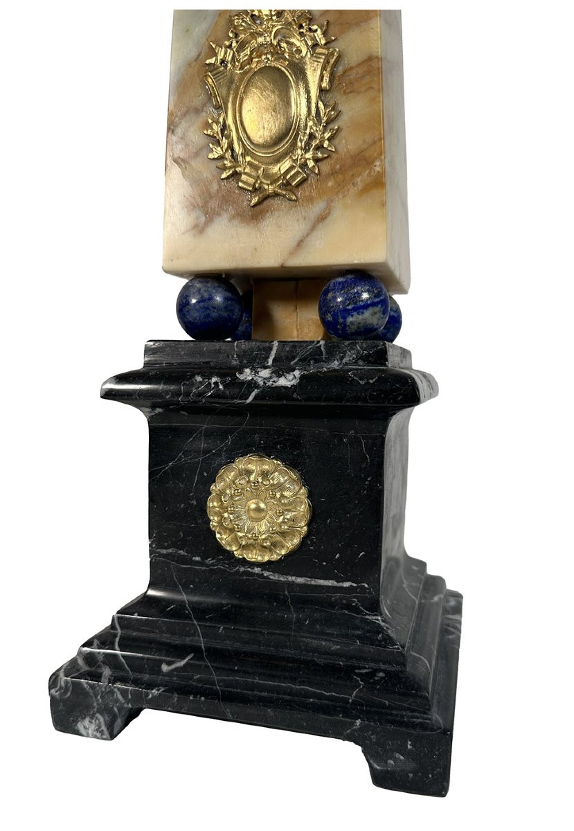 Coppia di obelischi  in marmo, Roma, prima metà del XX secolo-photo-2