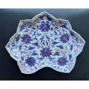 Japanese Polychrome Porcelain Empty Pocket Dish